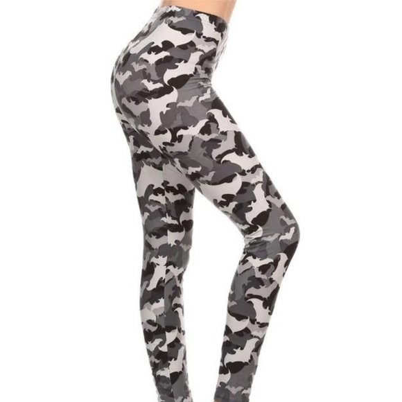 🖤 ONLY 3 LEFT! 🖤 Buttery Soft Bats Camo Print Fitness Casual Leggings - Picture 2 of 2